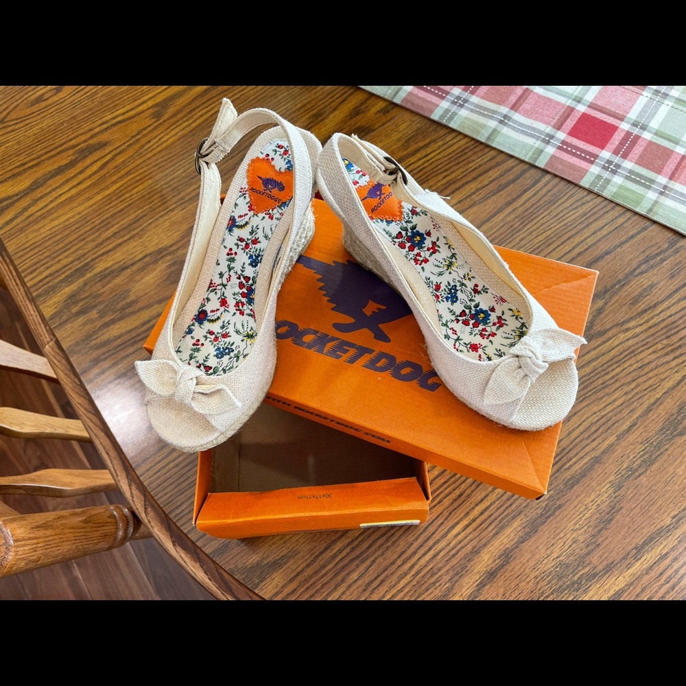 Cream Wedge